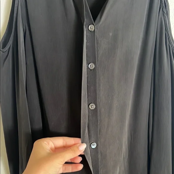 Equipment Black Sleeveless Notched Collar Tank Top - Picture 4 of 6